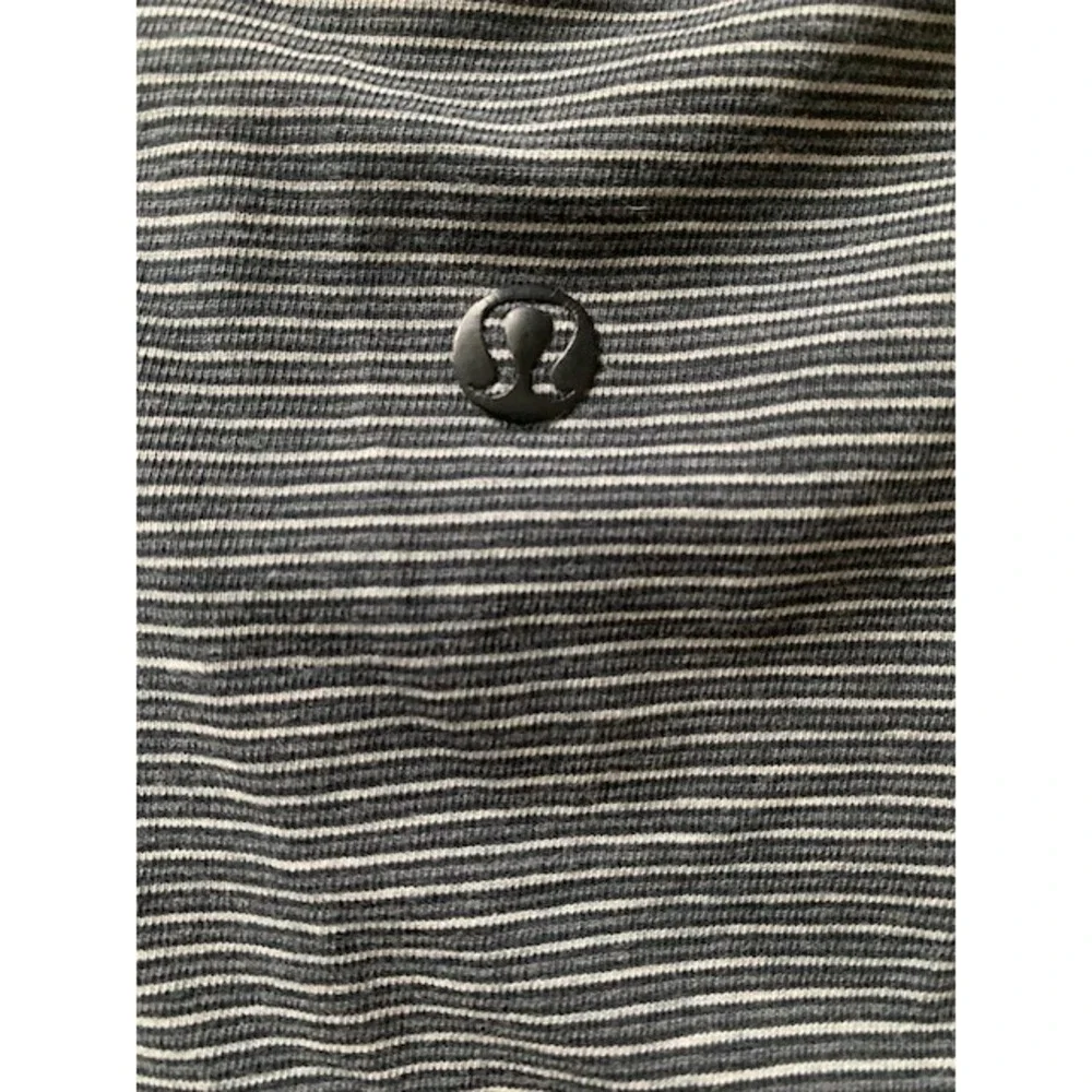 Lululemon Grey Striped V-Neck Long Sleeve Shirt‎ Top Women
